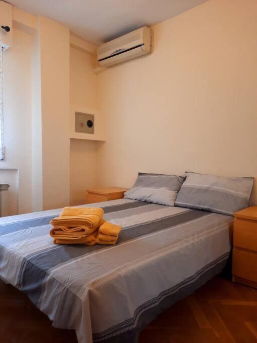 Piso Amplio, Iluminado Y Muy Bien Comunicado Apartamento