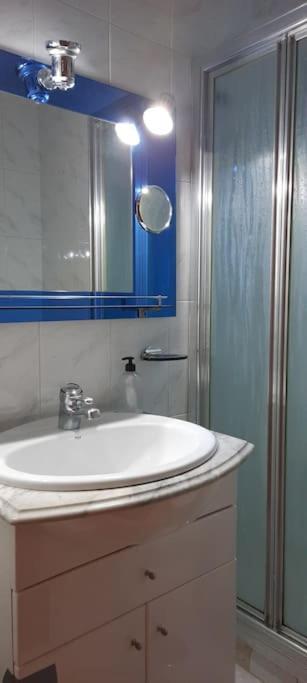 Apartamento Piso Amplio, Iluminado Y Muy Bien Comunicado