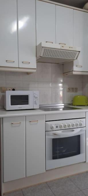 Piso Amplio, Iluminado Y Muy Bien Comunicado Apartamento Madrid