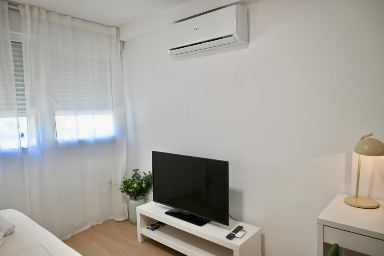 Apartamento For Coqueto Y Amplio Temporal En El Barrio Quintana Ale141º Madrid