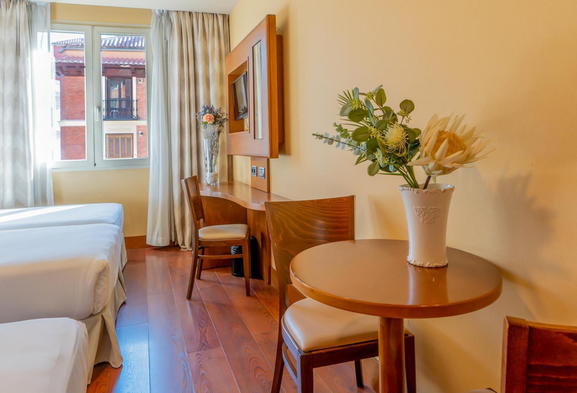 Sterling Hotel 3*