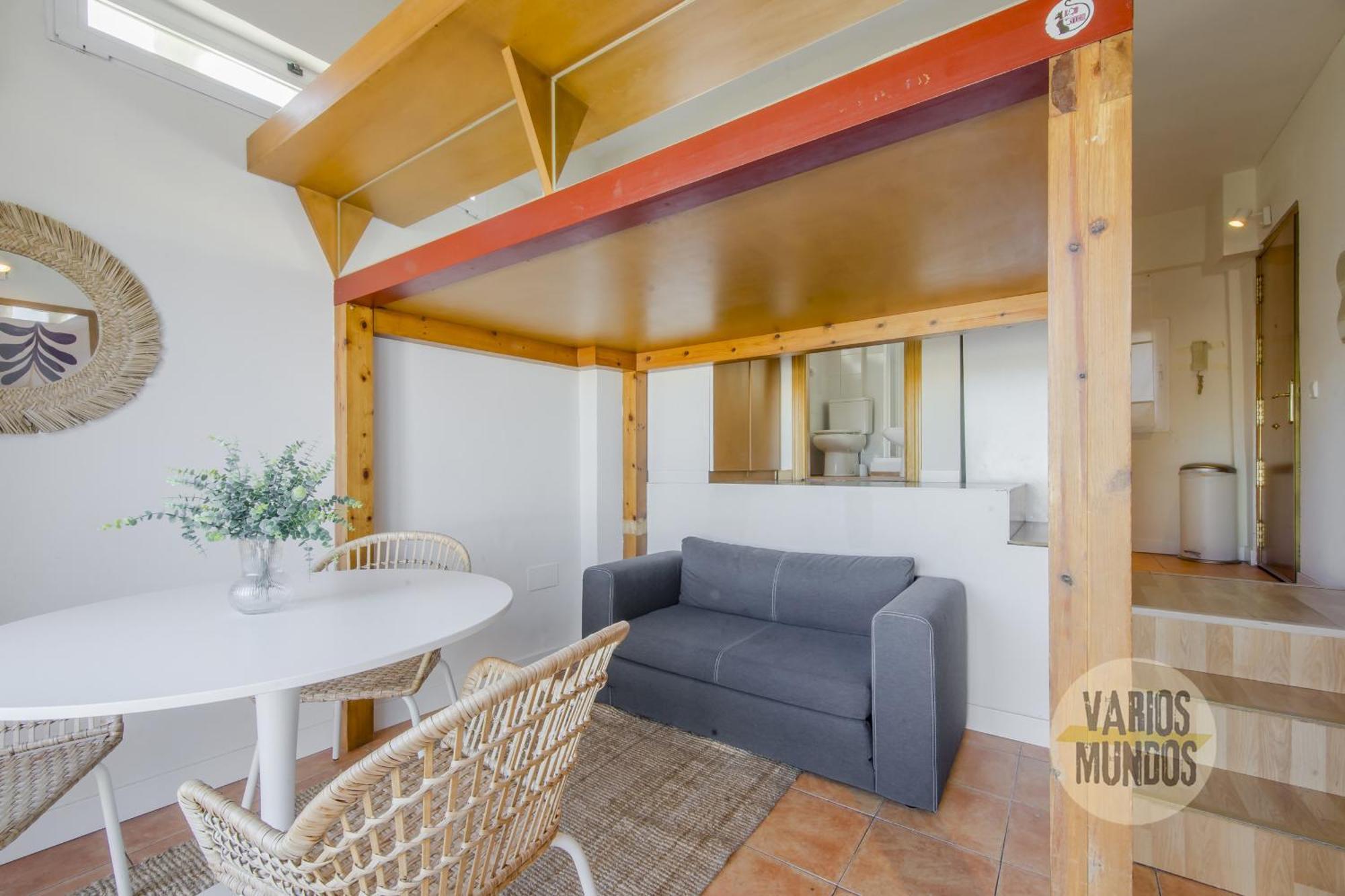 Fabuloso Atico Doble Altura 3pax En Chueca Apartamento