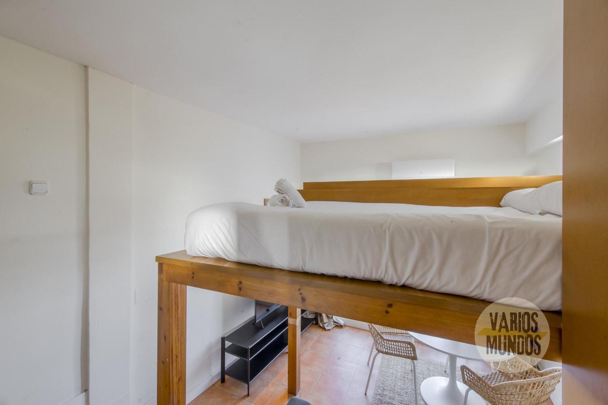 Fabuloso Atico Doble Altura 3pax En Chueca Apartamento