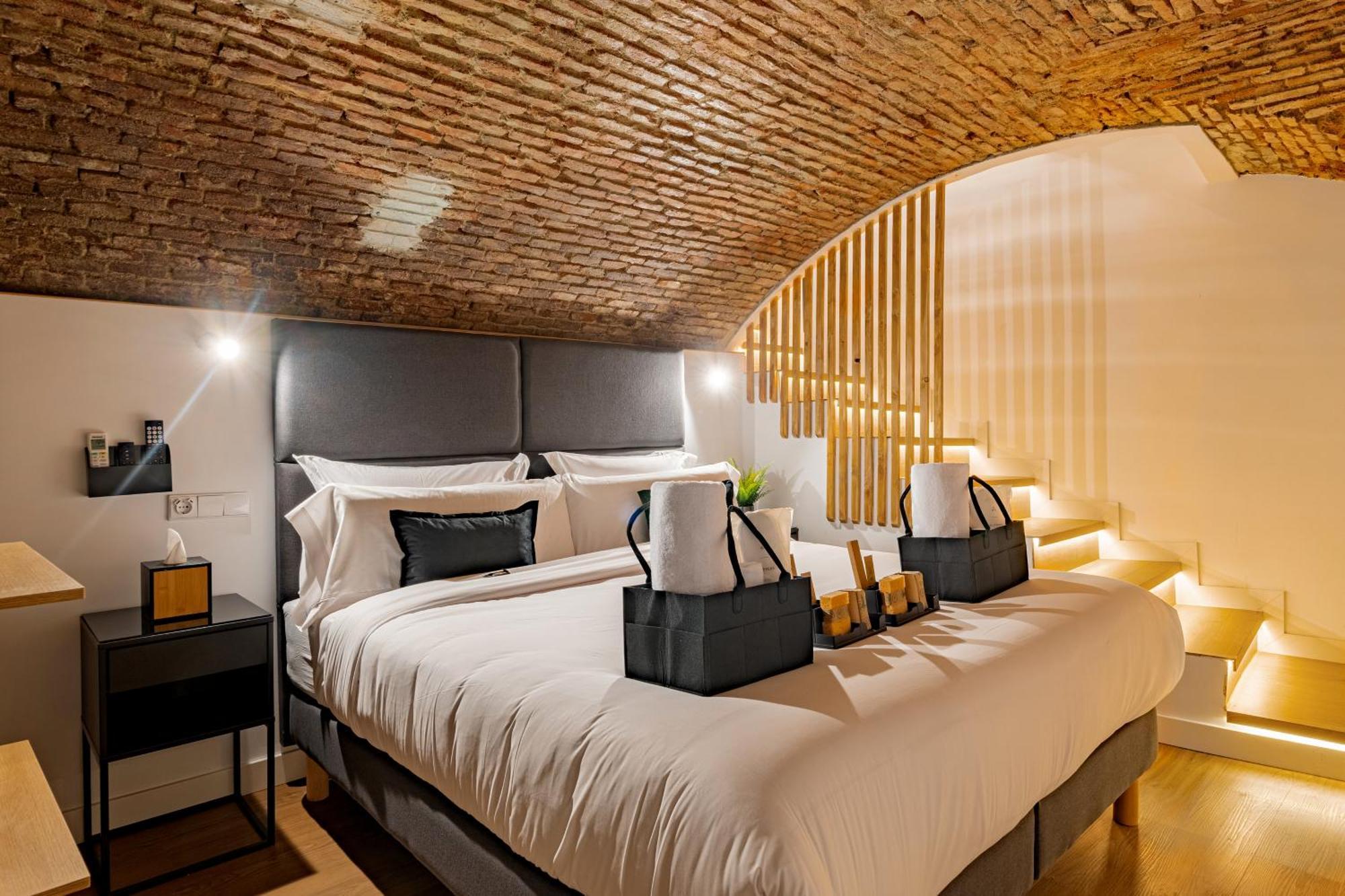 Honey In The Center Of Apartamento Madri