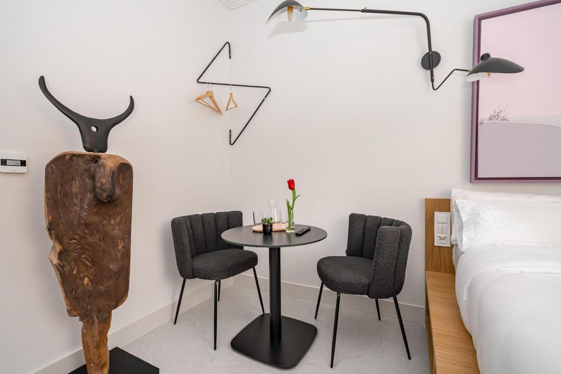 Apartment Centric Creative *