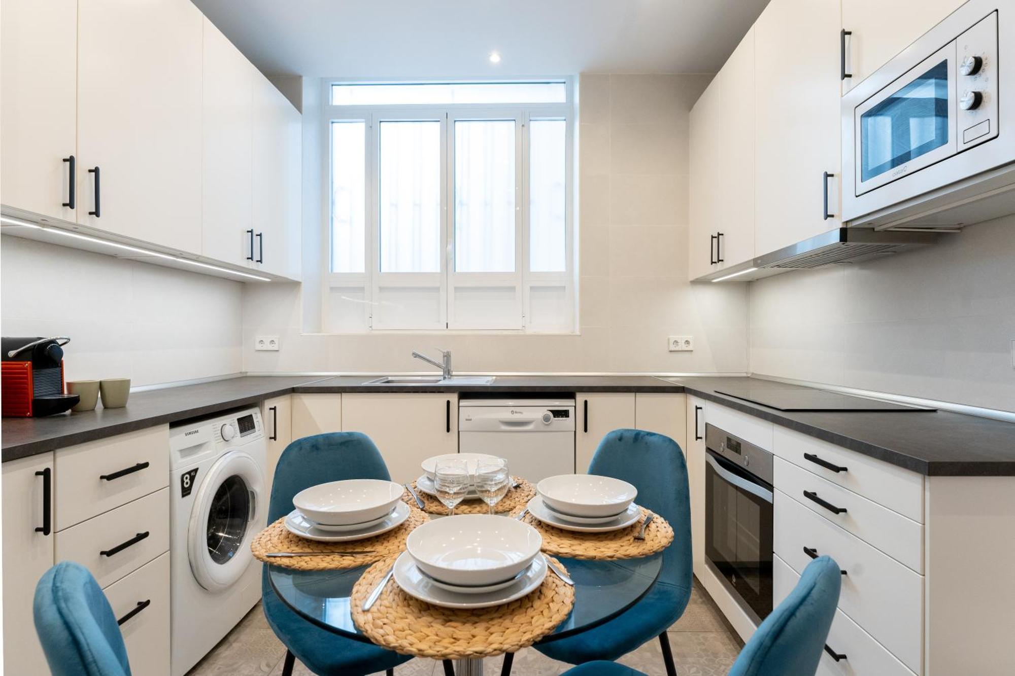 Luxe In Plaza De Espana Apartment