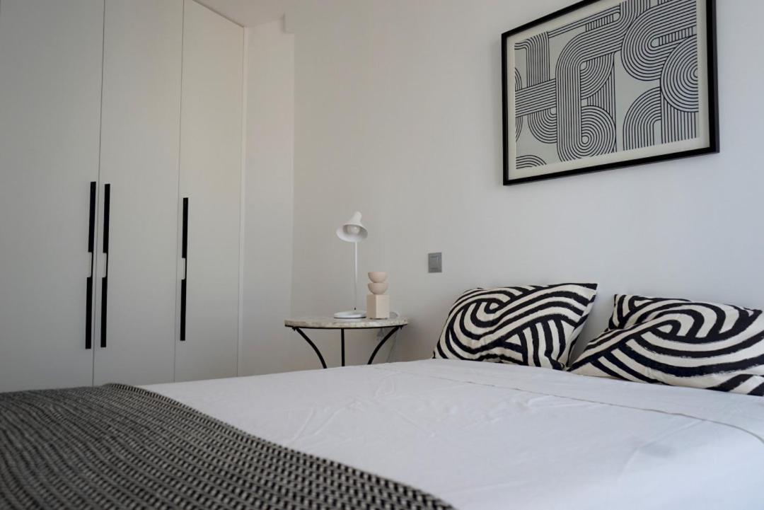 Appartamento Diaphanous And Modern- 2bd 2bth- Plaza Espana Madrid