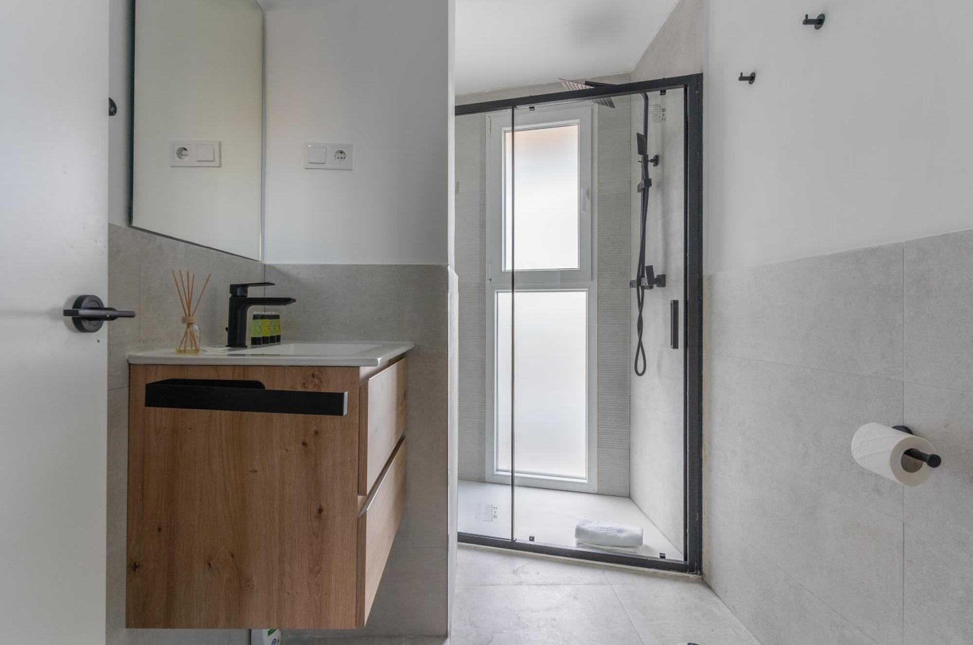 Bright With Terrace- 2bd 2bth- Salamanca Appartement