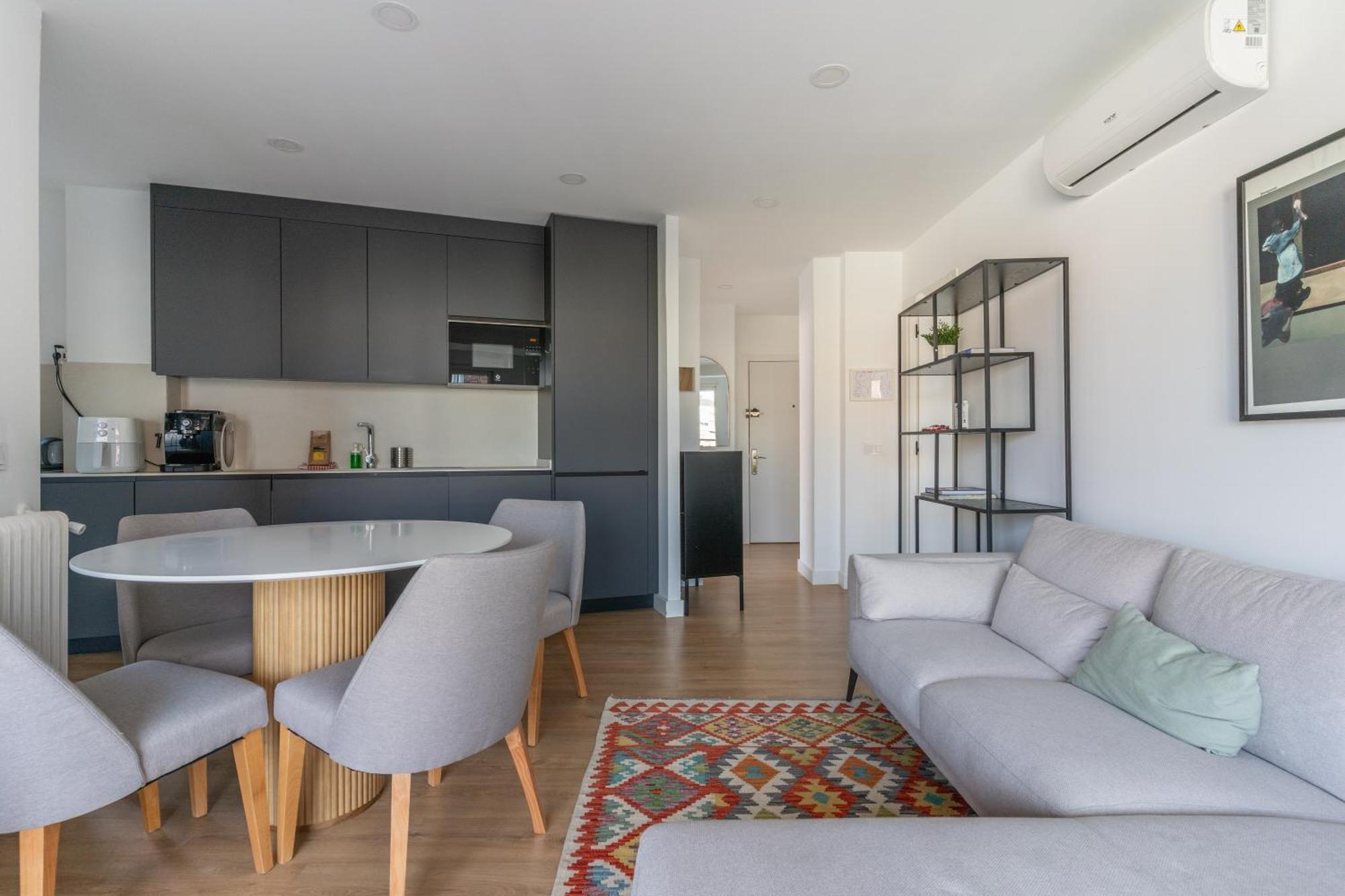 Bright With Terrace- 2bd 2bth- Salamanca Appartement *
