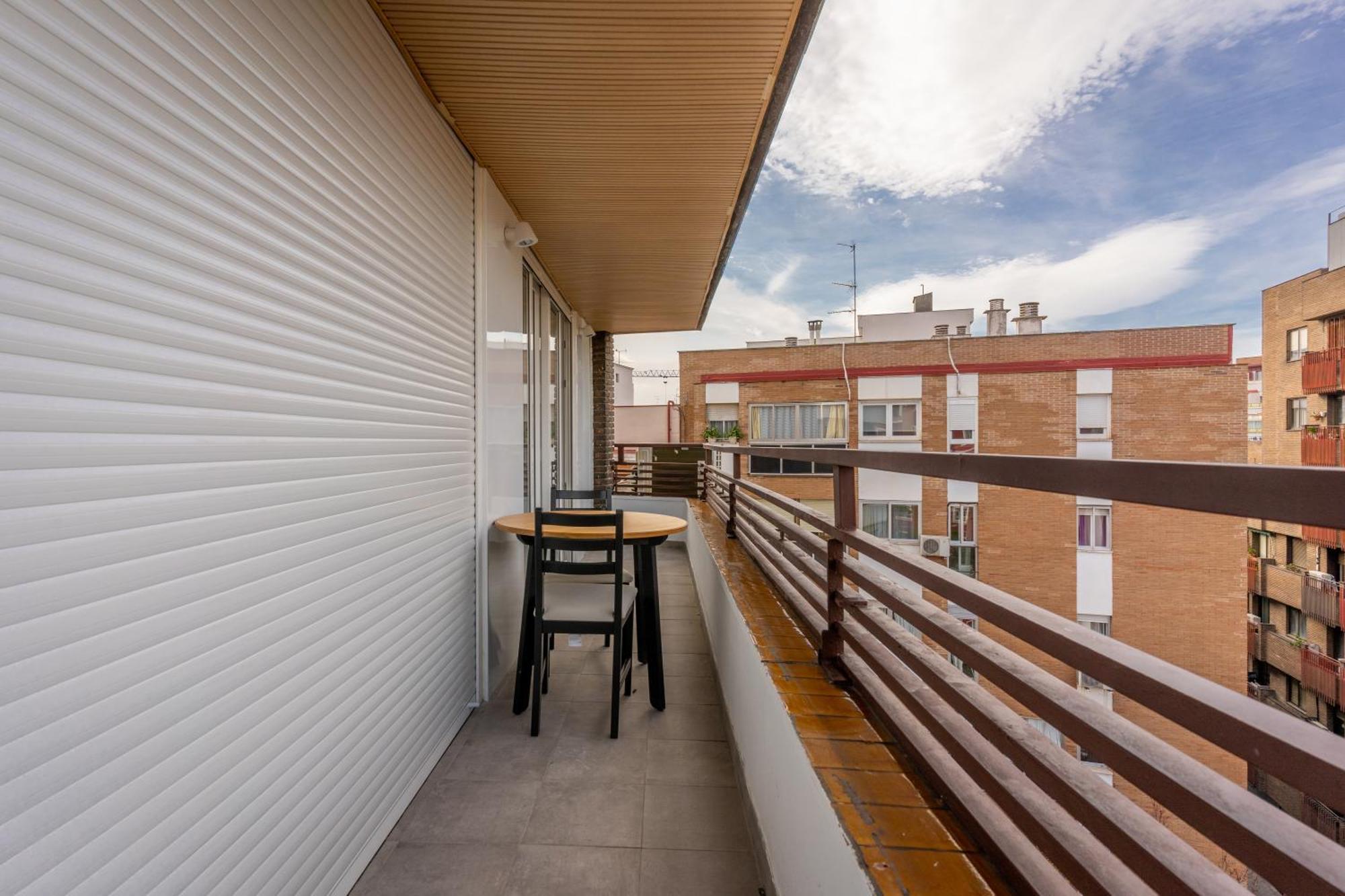 Bright With Terrace- 2bd 2bth- Salamanca Appartement