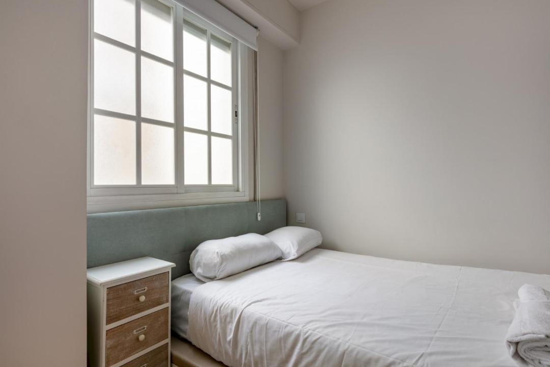 Apartment Bright With Views - 2bd 1bth- Av America Madrid