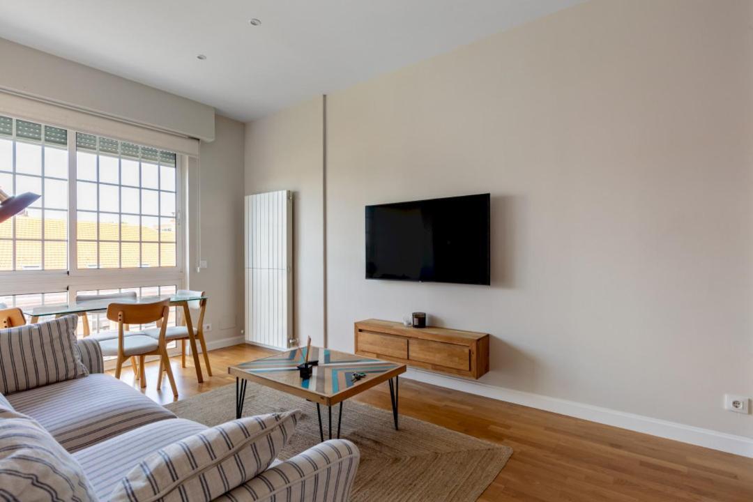 Apartment Bright With Views - 2bd 1bth- Av America