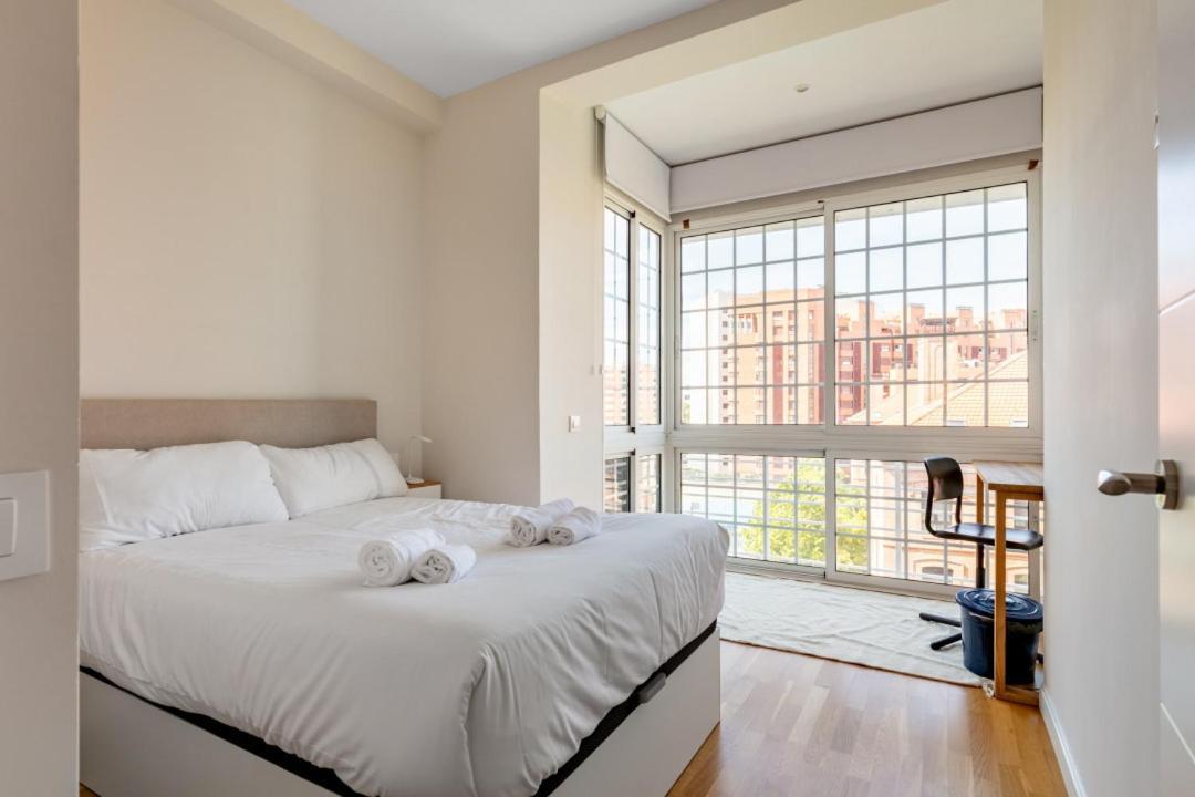 Apartment Bright With Views - 2bd 1bth- Av America *