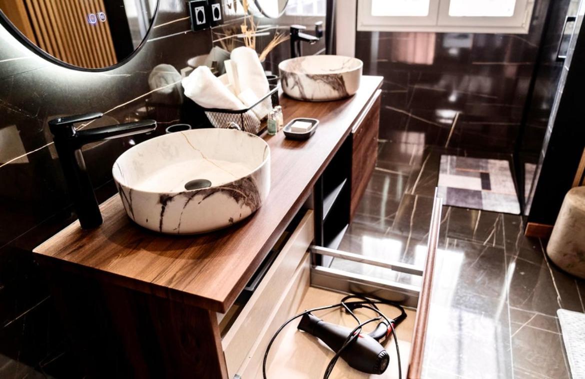 Luxury And Elegant *