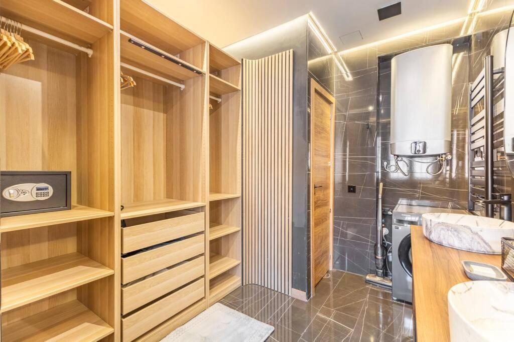 Luxury And Elegant Appartamento