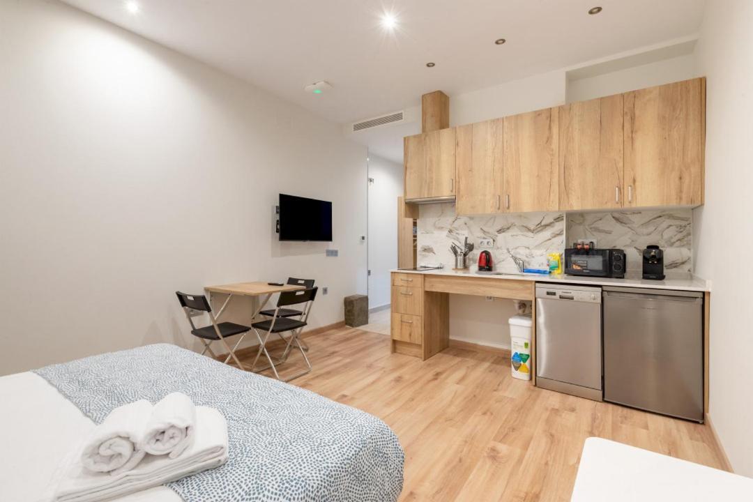 1 Bedroom 1 Bathroom Furnished - Justicia - Modern - Mintystay Appartamento *