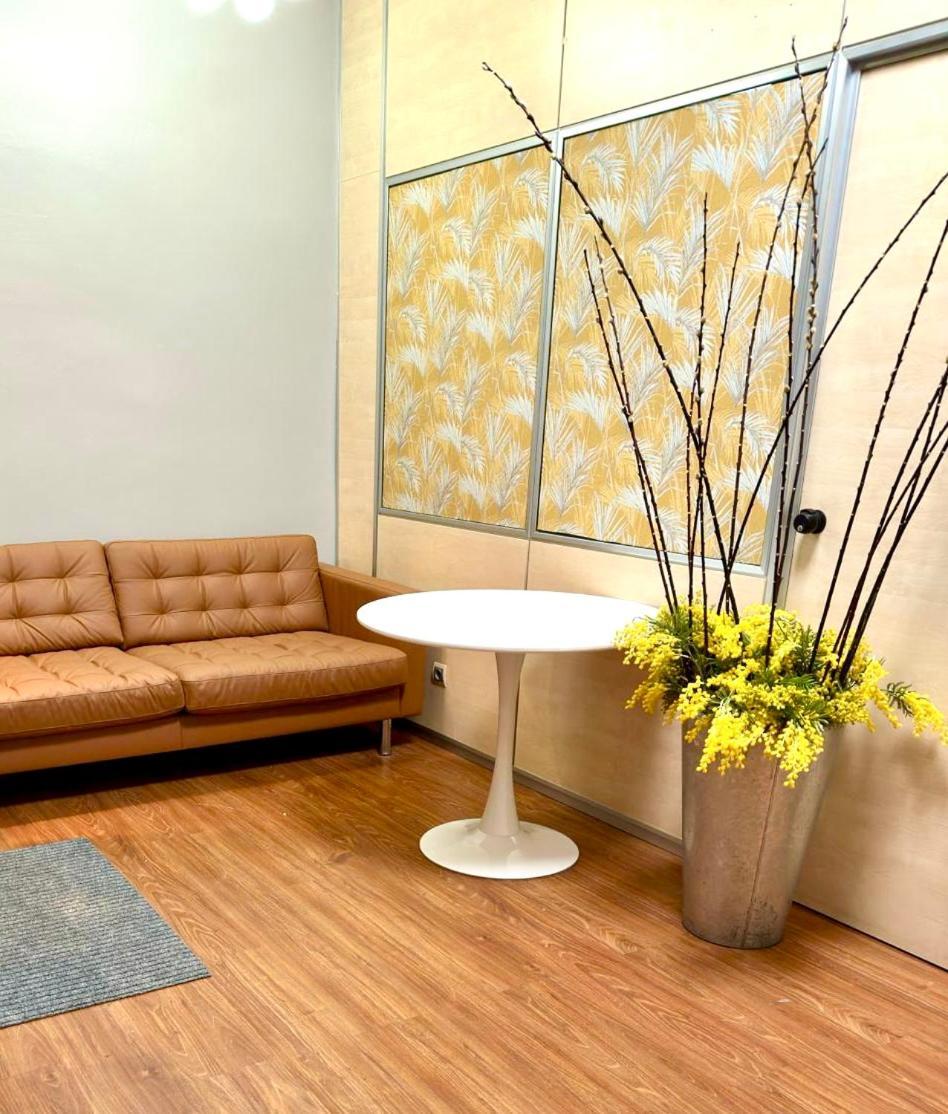 Acacias Hostel *