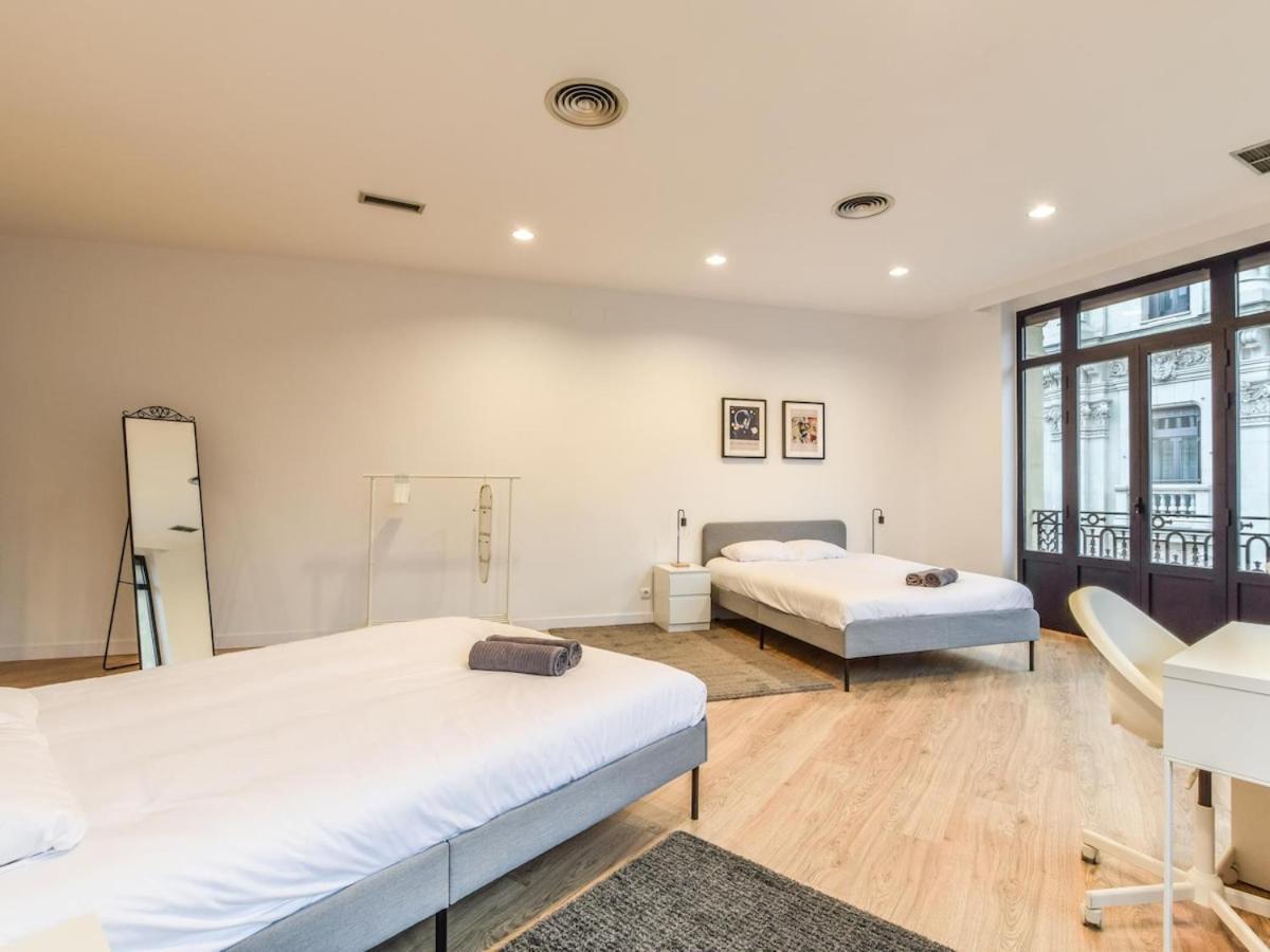 Apartamento En Plaza De Canalejas * Madri