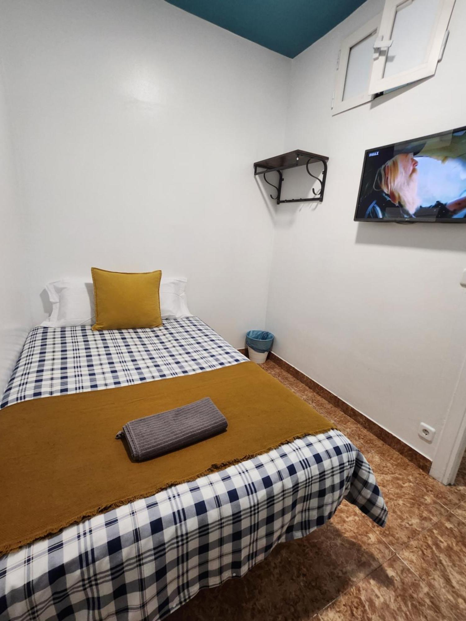 M-a Catrachos Guest house