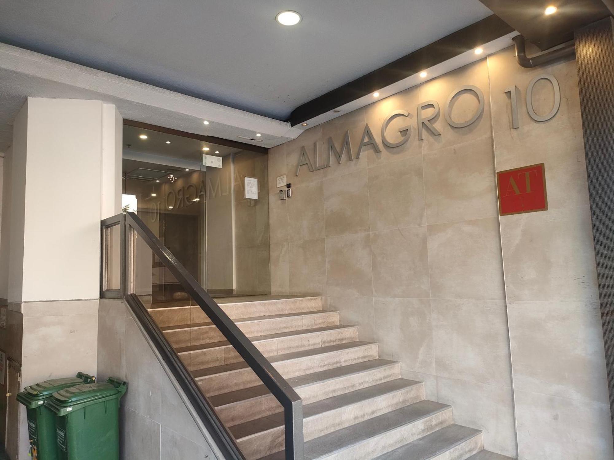 Boutique Urban Génova Aparthotel 2*