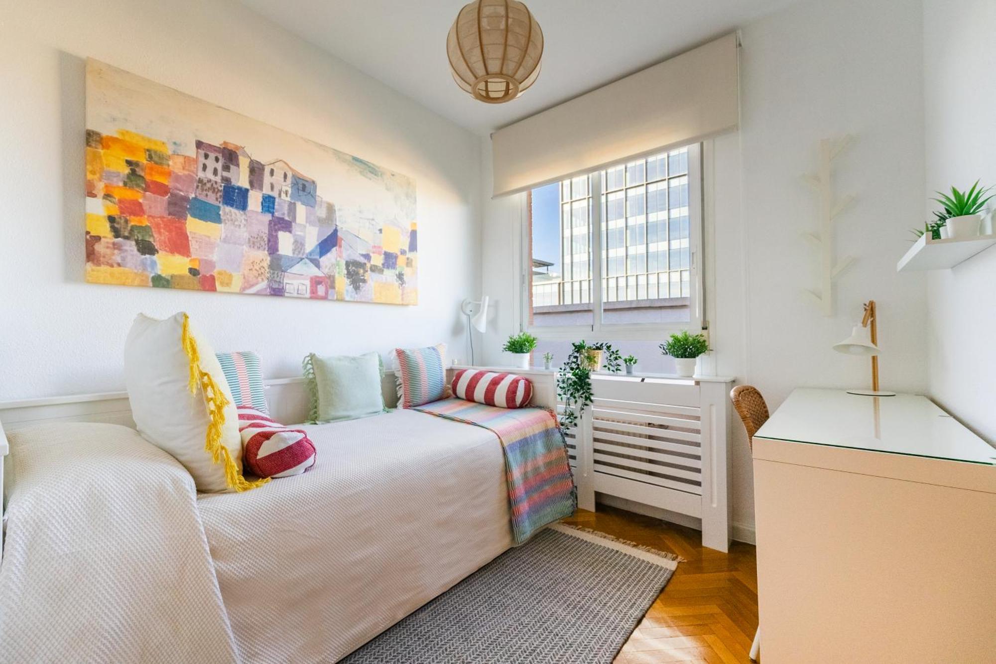 Apartamento Atico Con Terraza, Parking Y Piscina Madri