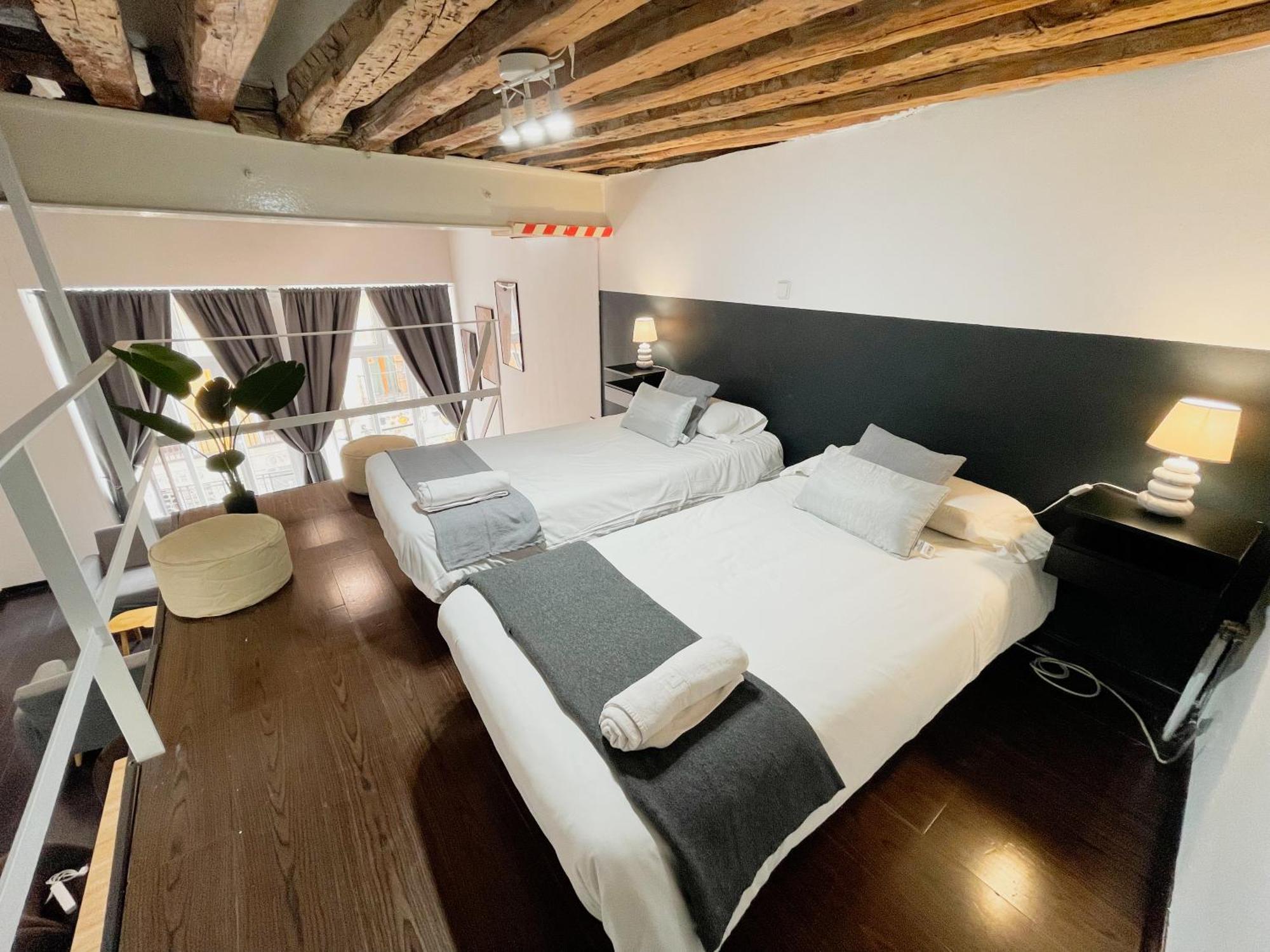 Carretas Duplex Exterior Izquierda Apartamento Madrid