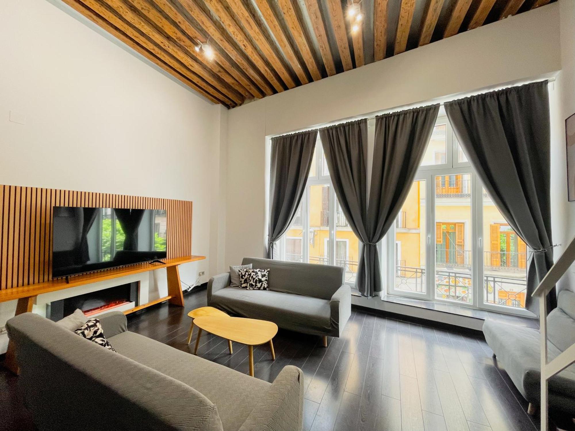 Carretas Duplex Exterior Izquierda Madrid