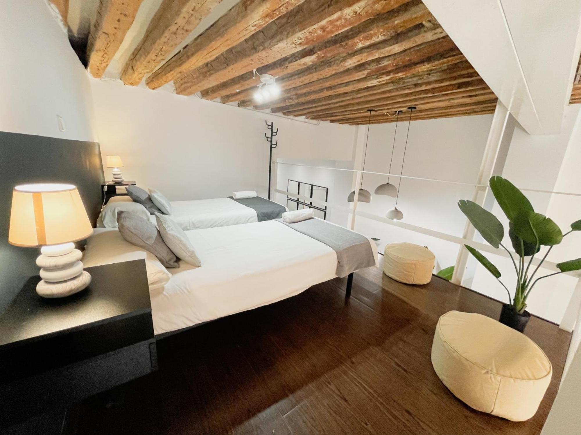 Apartamento Carretas Duplex Exterior Izquierda Madrid