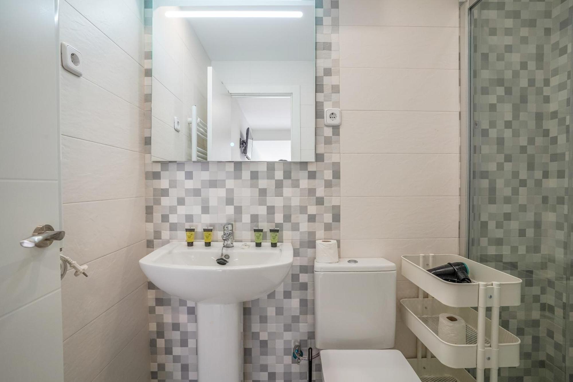 Modern Duplex-2bedrooms 1.5baths-delicias Madrid