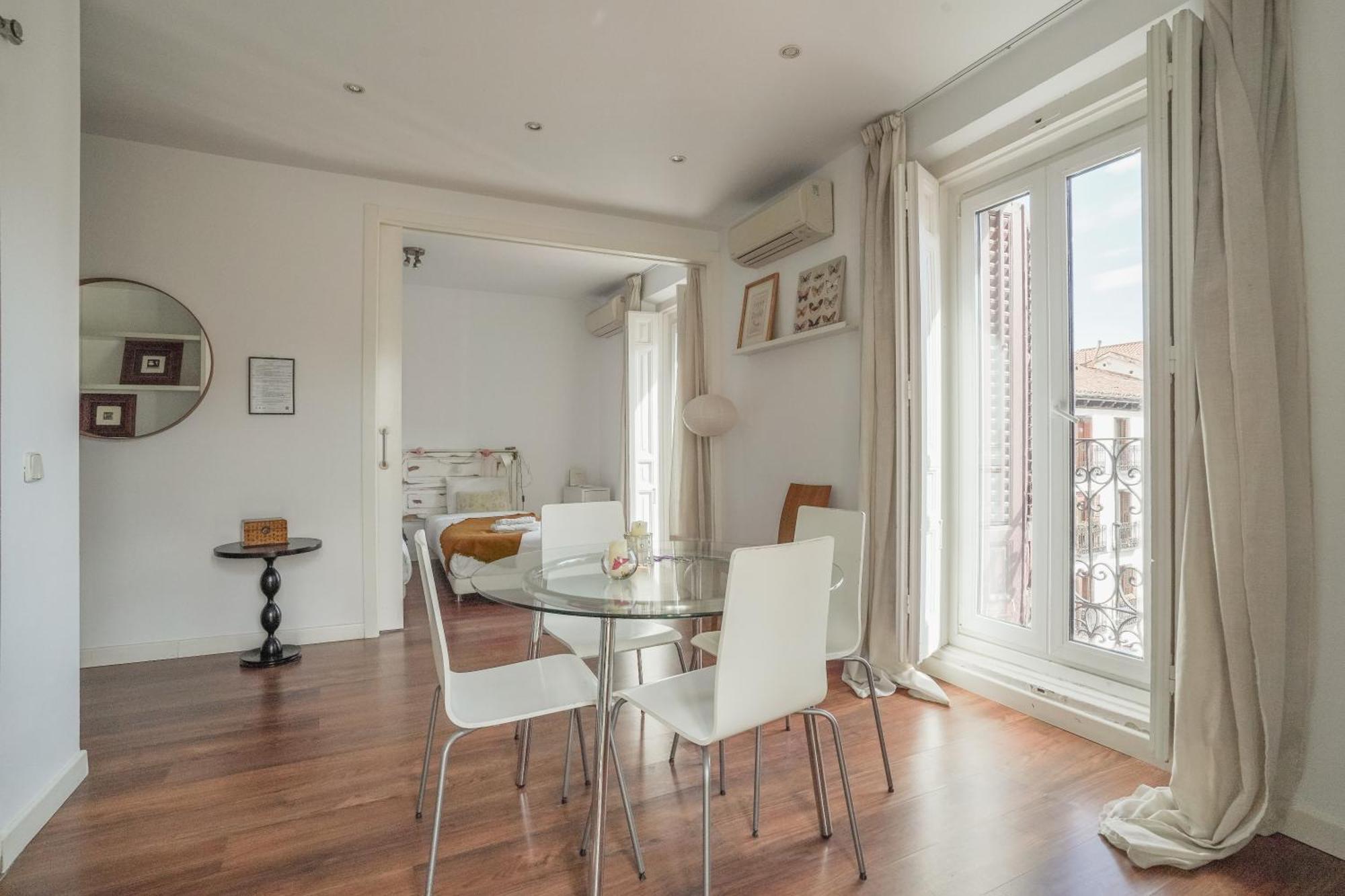 Apartamento Bright And Cozy-2bedrooms 1bathroom-chueca *