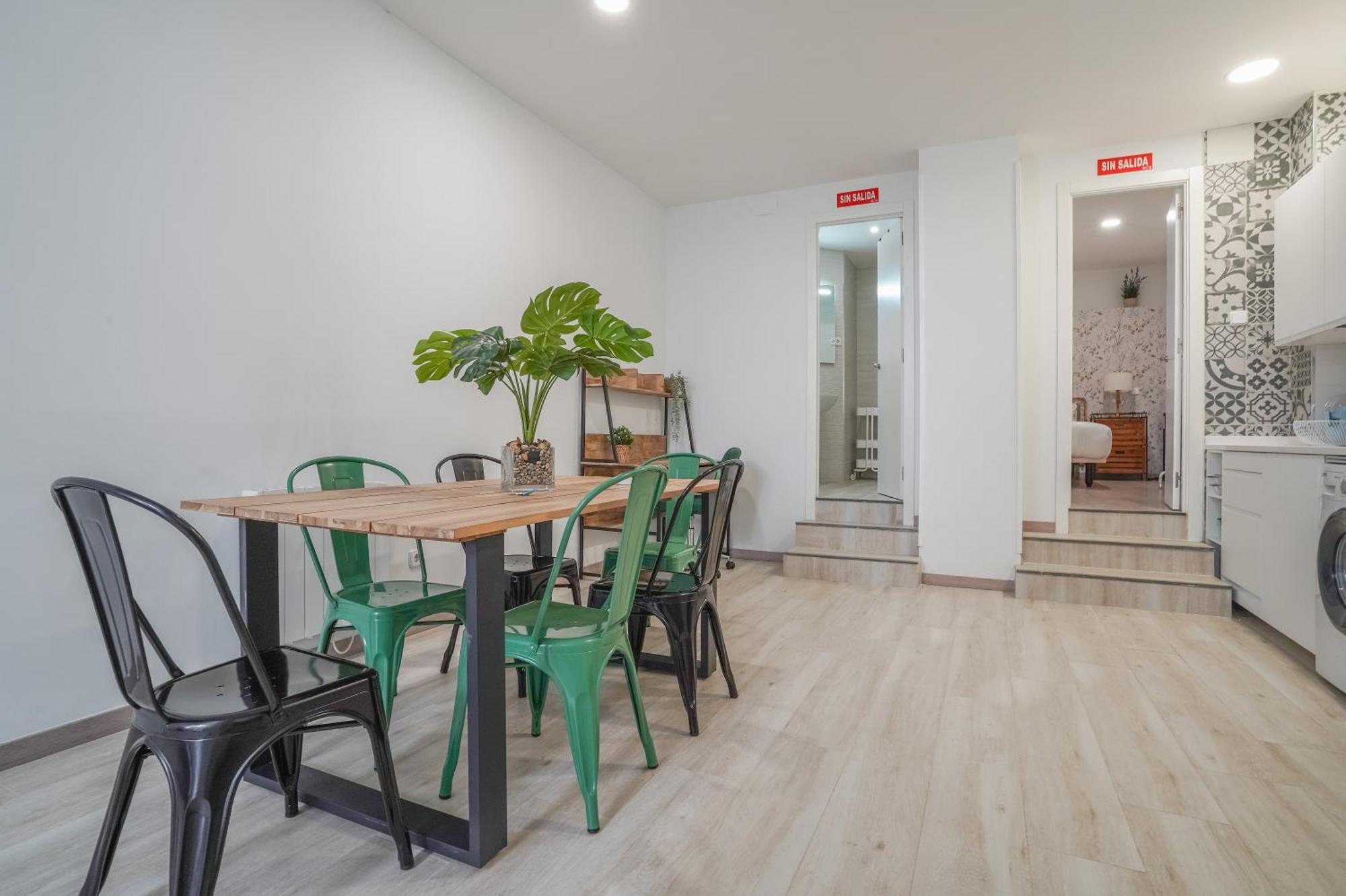 Modern Duplex-2bedrooms 1.5baths-delicias Apartment *