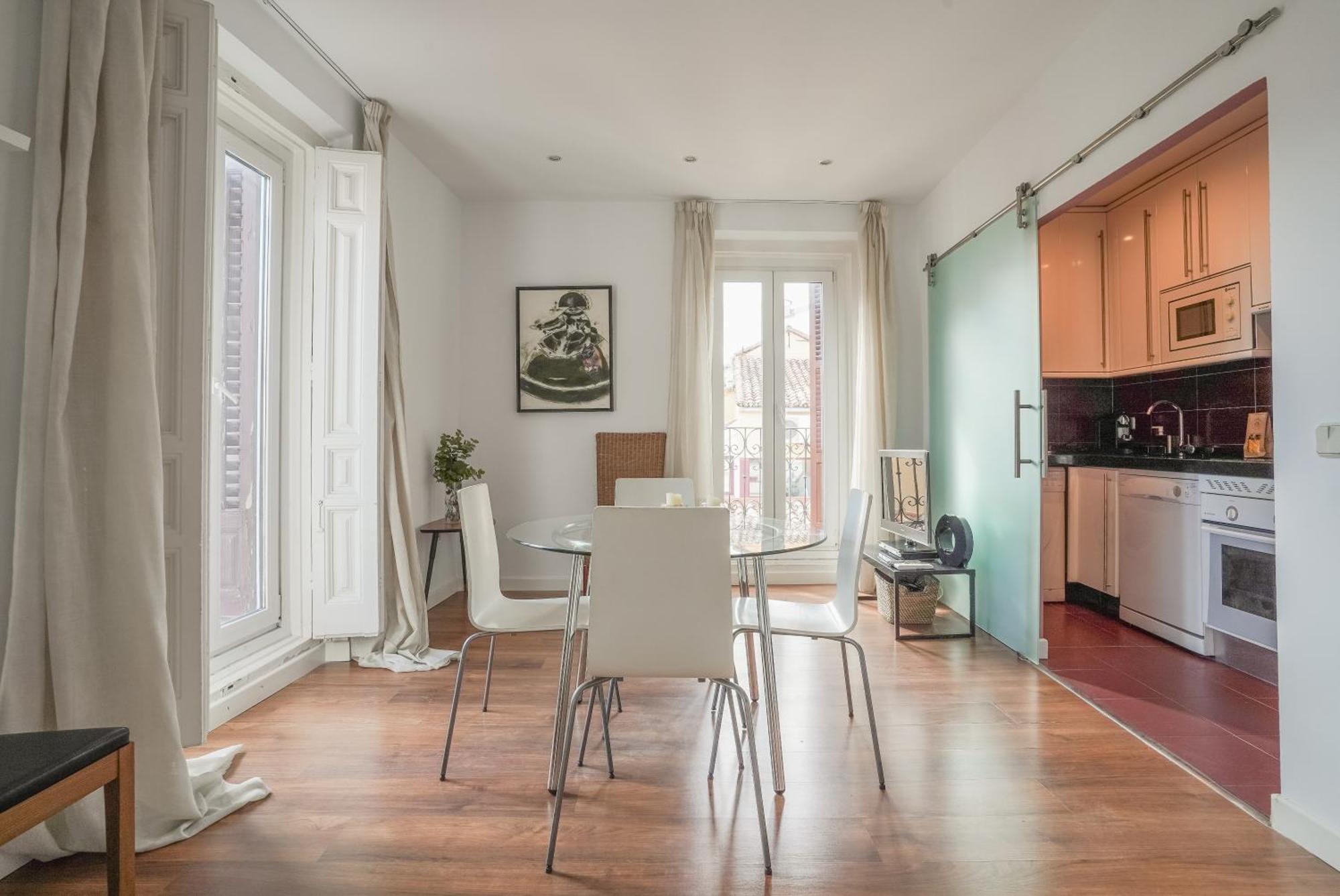 Bright And Cozy-2bedrooms 1bathroom-chueca Apartamento *