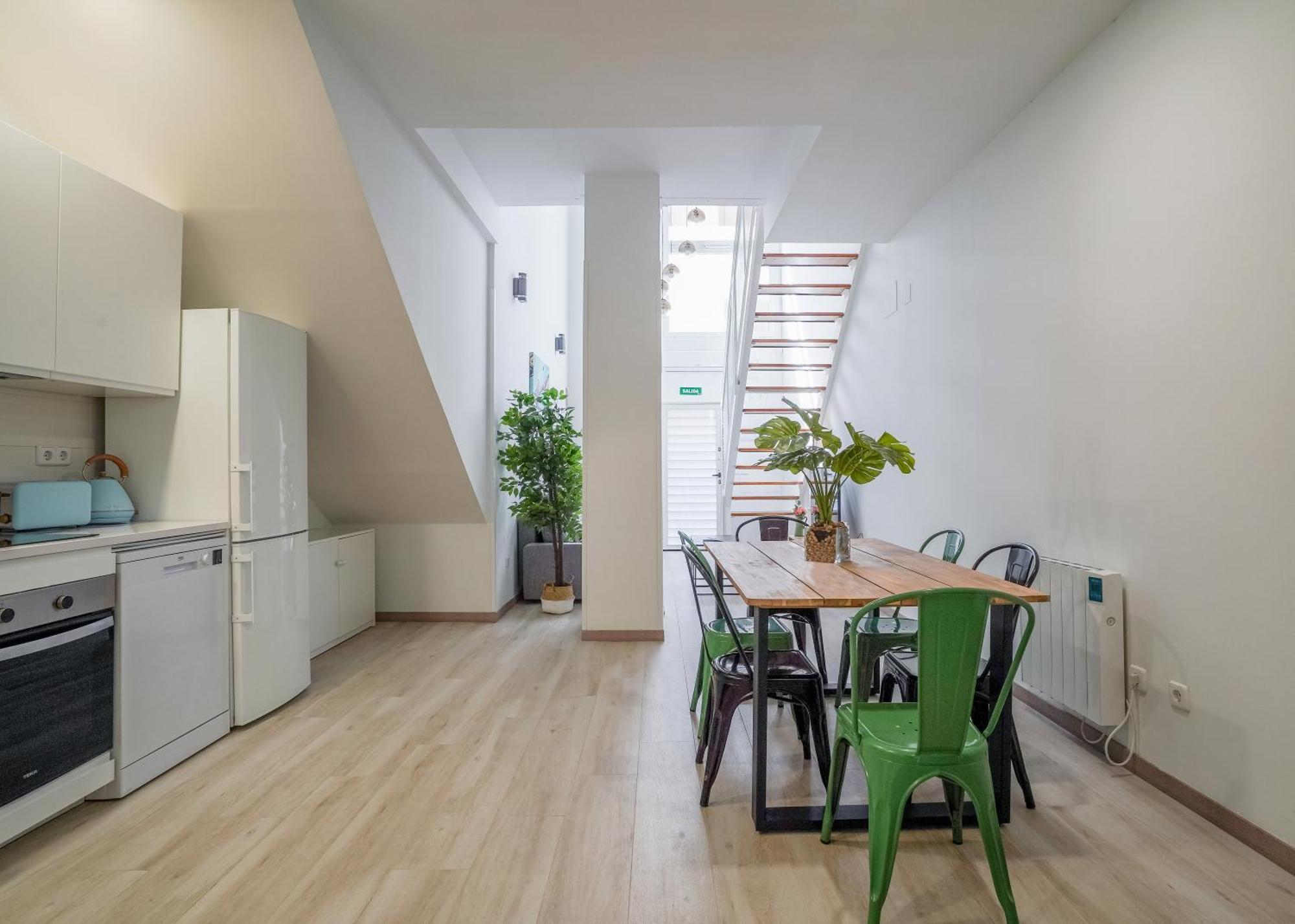 Modern Duplex-2bedrooms 1.5baths-delicias Apartment