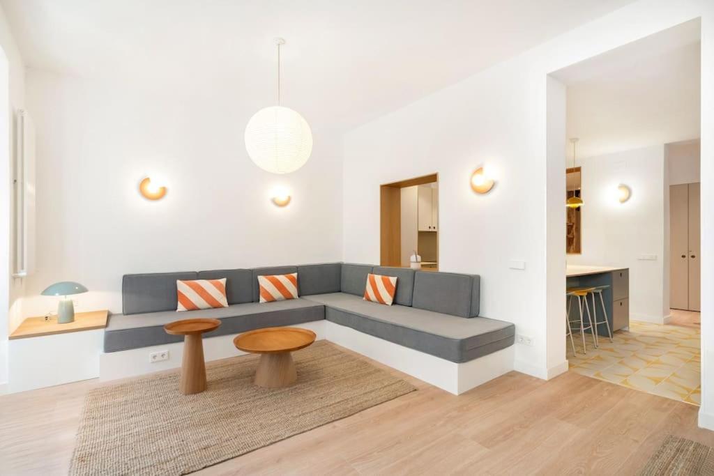 Chueca Fuencarral - 5 Bdrms 5 Baths 12 Pax Apartment