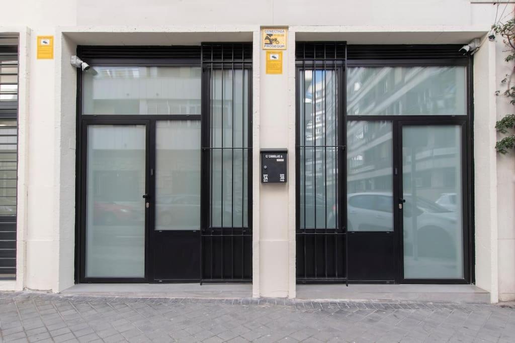 Apartment Urban Chic At Great Location In *