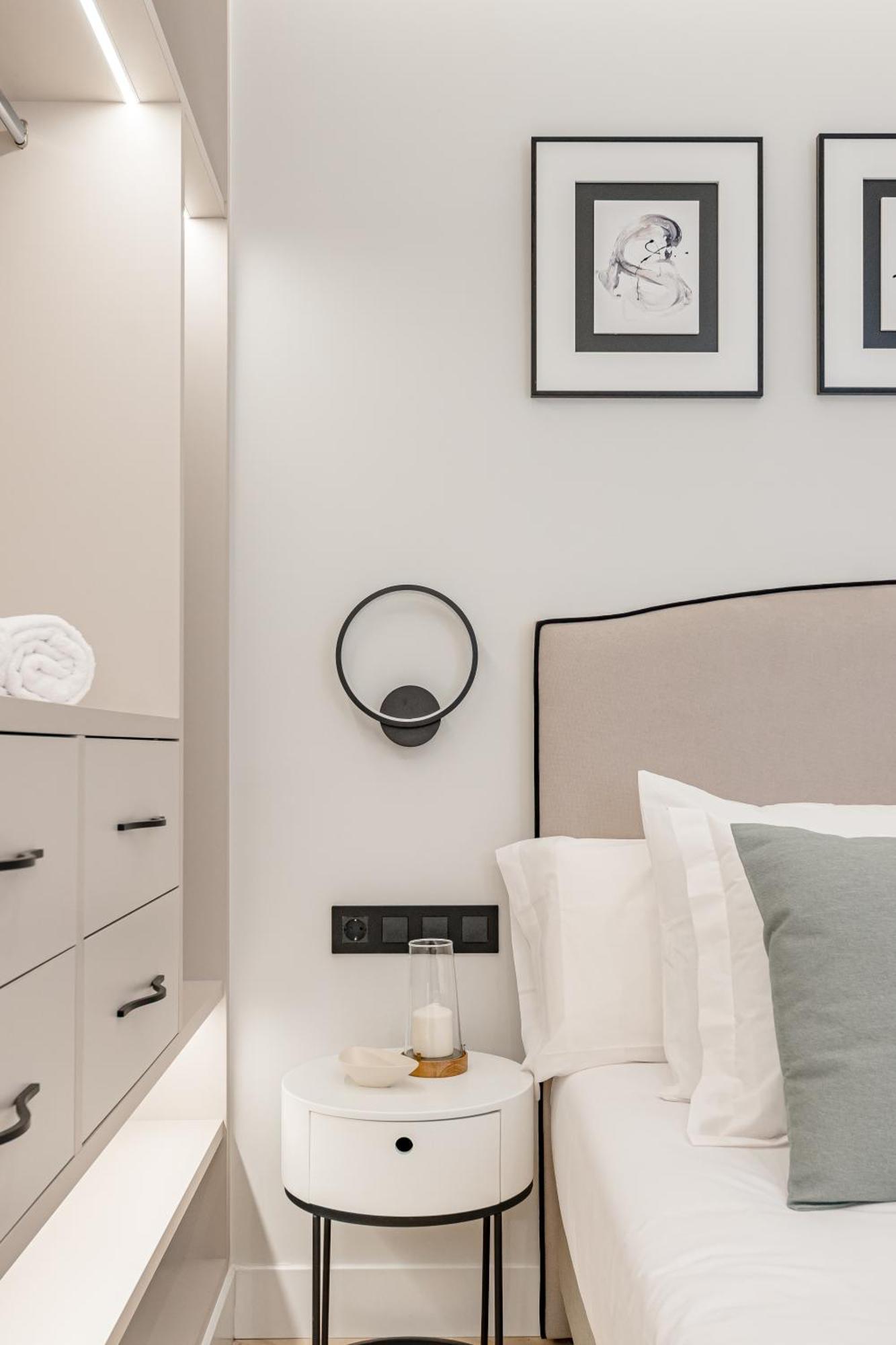 Plaza Espana Viii Calle San Bernardo 3br 3bh Appartement Madrid