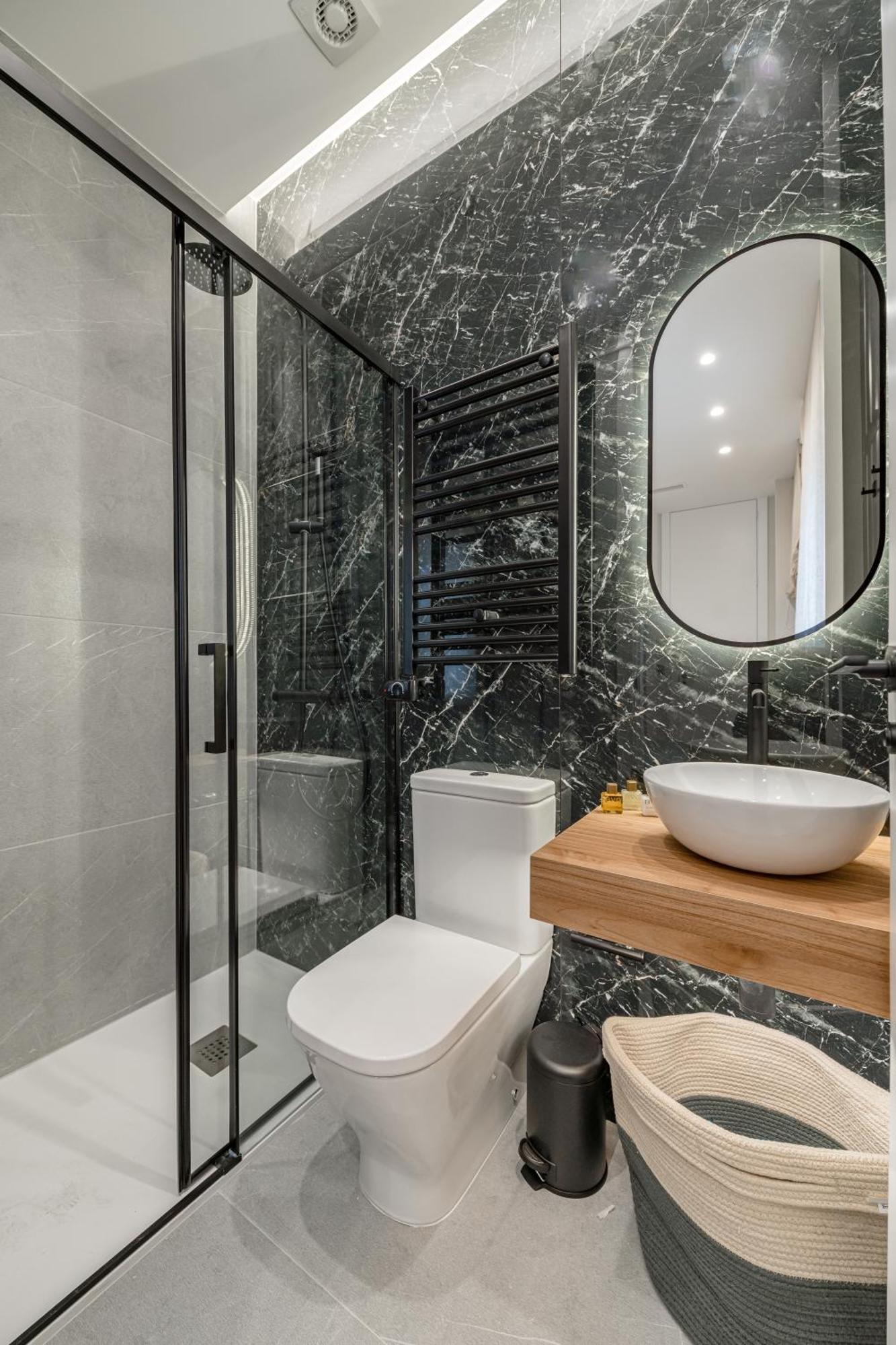 Plaza Espana Viii Calle San Bernardo 3br 3bh Appartement