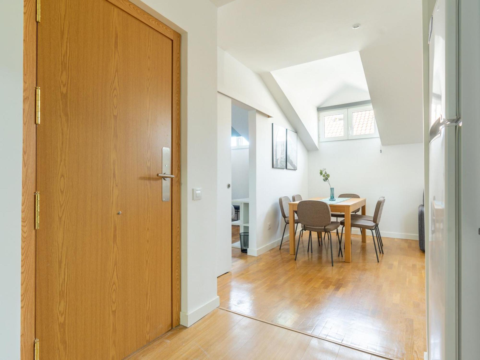 Limehome San Lorenzo Apartment *