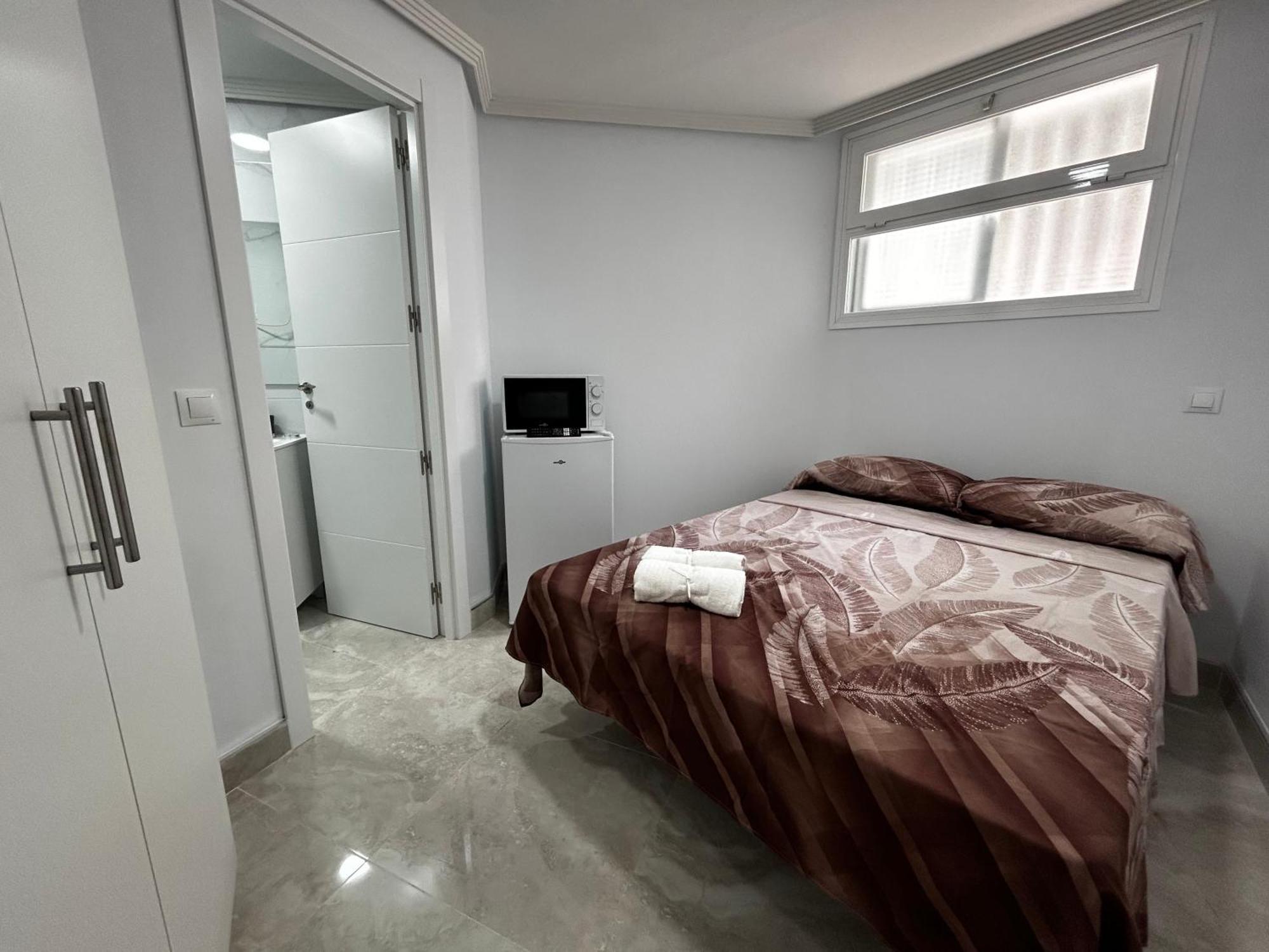 Doble Con Bano Privado En El Centro De Couette-café