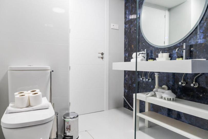 Contemporary 6bd For 12 Ventas Appartamento Madrid