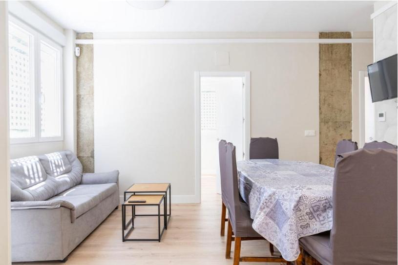 Appartamento Contemporary 6bd For 12 Ventas