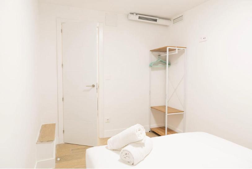 Contemporary 6bd For 12 Ventas Appartamento Madrid