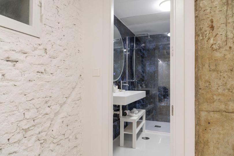 Appartamento Contemporary 6bd For 12 Ventas