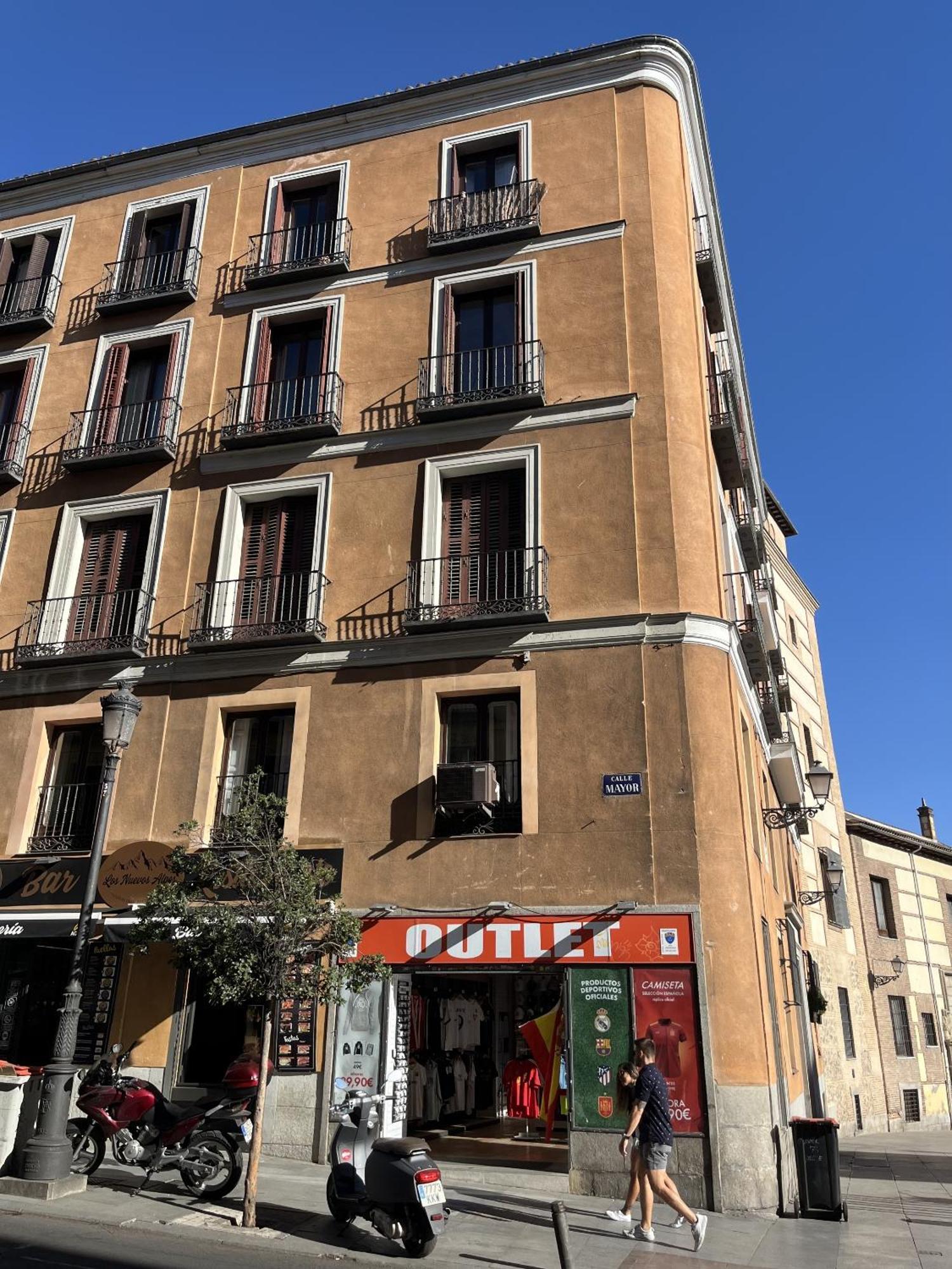 Bed & Breakfast Dplace To Be - Luxury In Historic Center Madrid