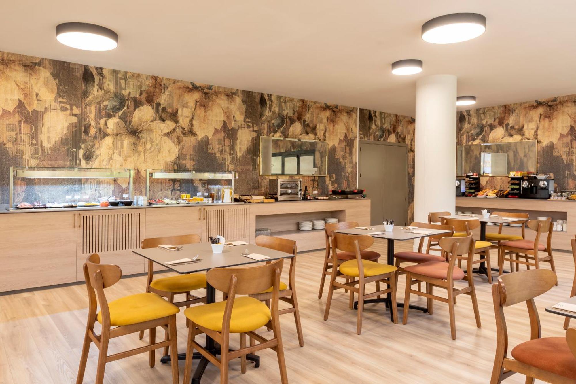 Rafaelhoteles Piramides 3* Madrid