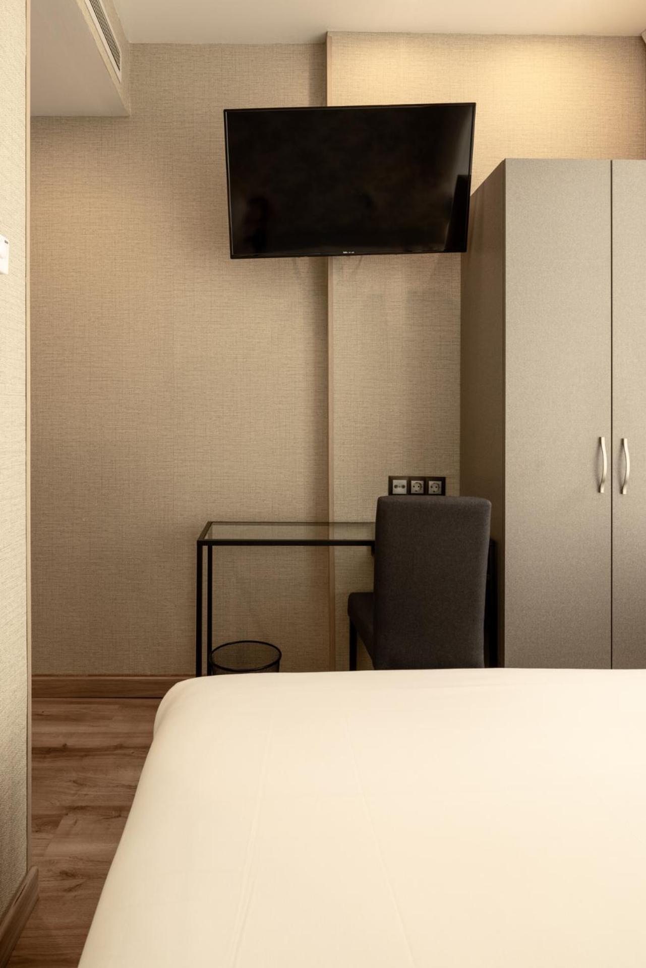 Hotel Avenida Gran Vía 3*