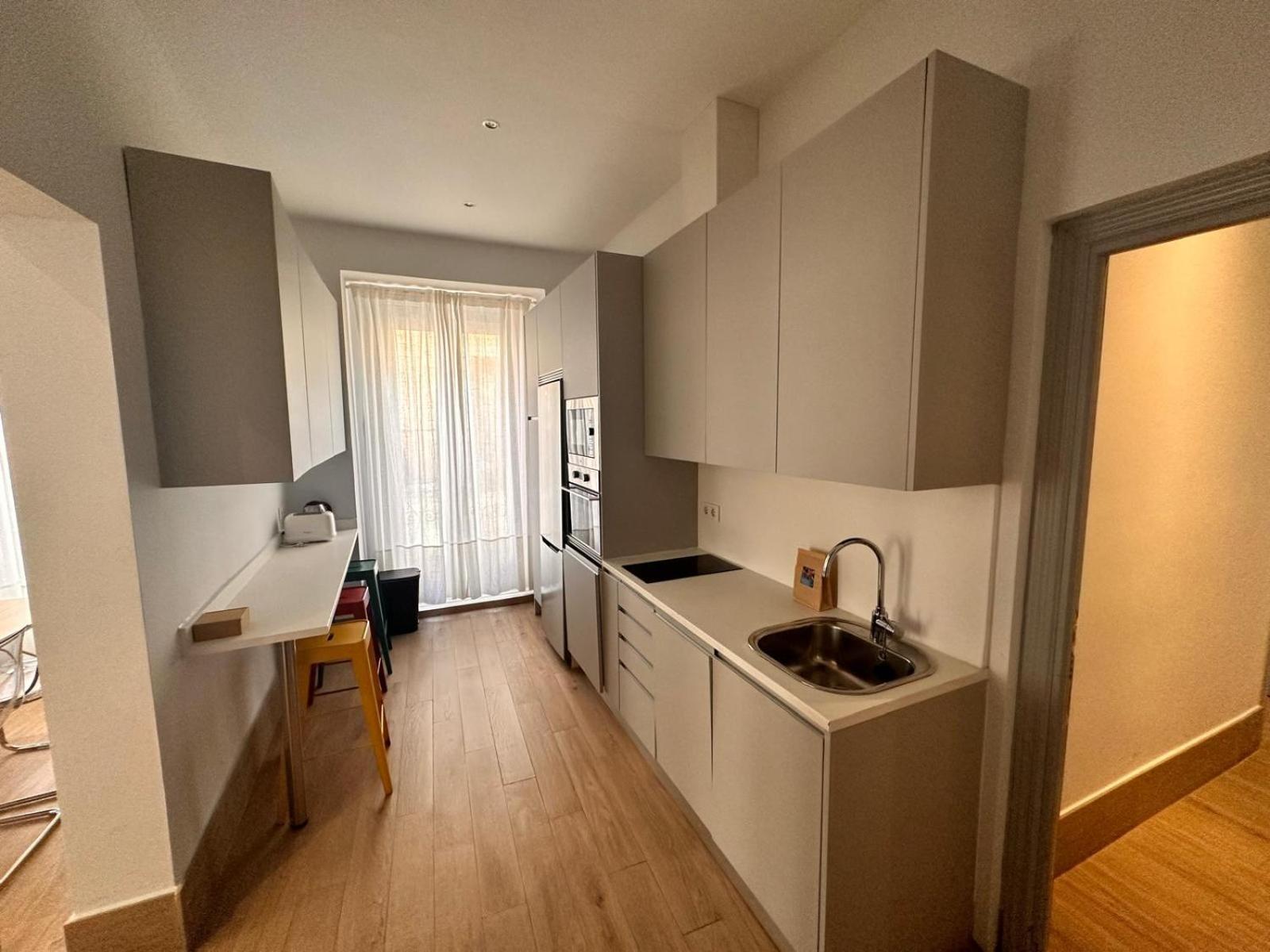 Amazing 3bd 3bth With 9 Balconies By Madrid4you Madri