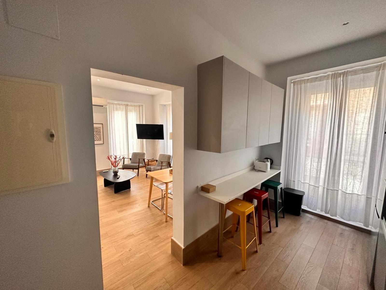 Amazing 3bd 3bth With 9 Balconies By Madrid4you Apartamento Madri