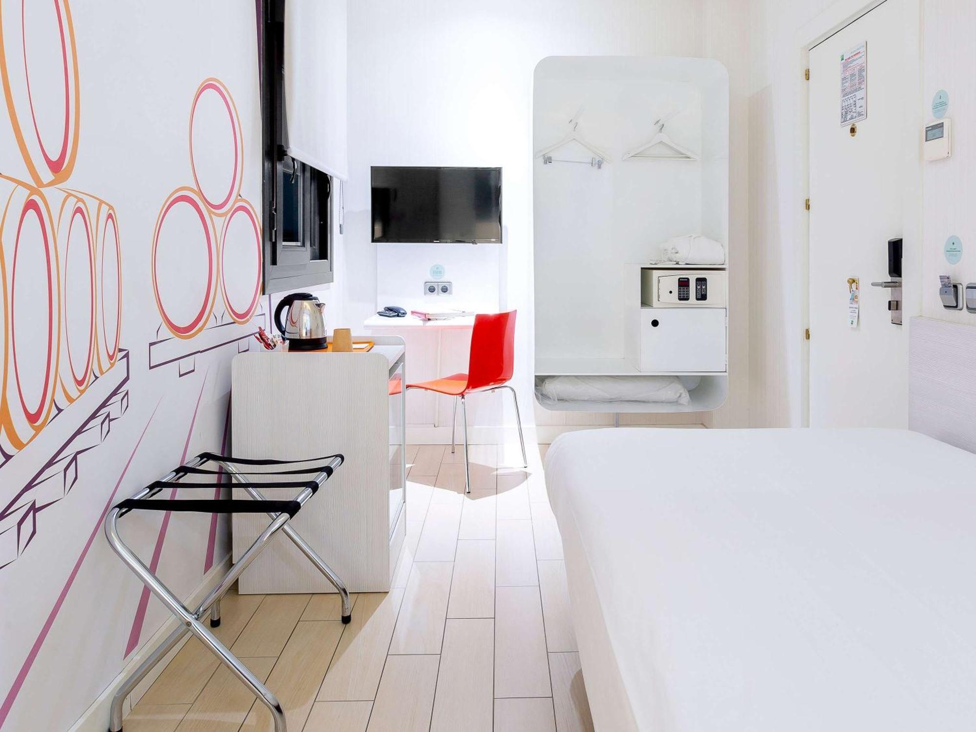 Ibis Styles Prado Hotel 3*