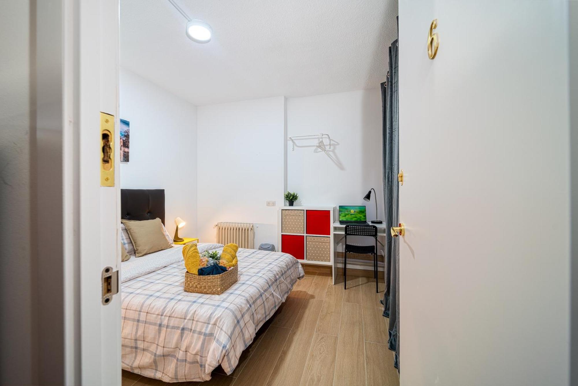 P Casacafe Calle Carlos Dubois 3 * Madrid
